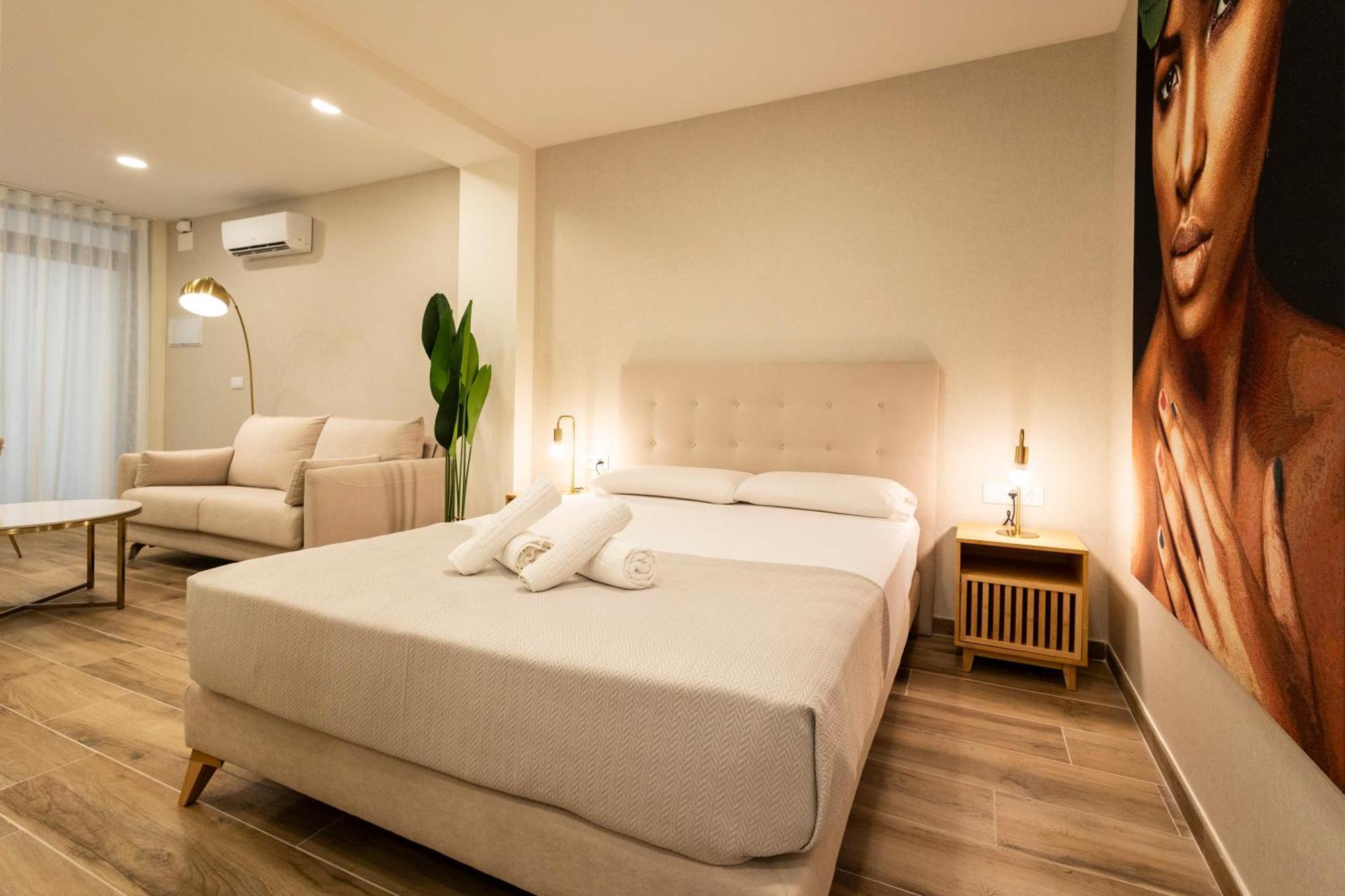 Cortes Suites By Concept Flats Valencia Buitenkant foto