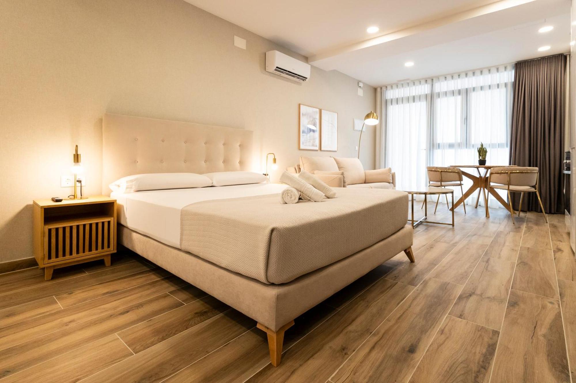 Cortes Suites By Concept Flats Valencia Buitenkant foto